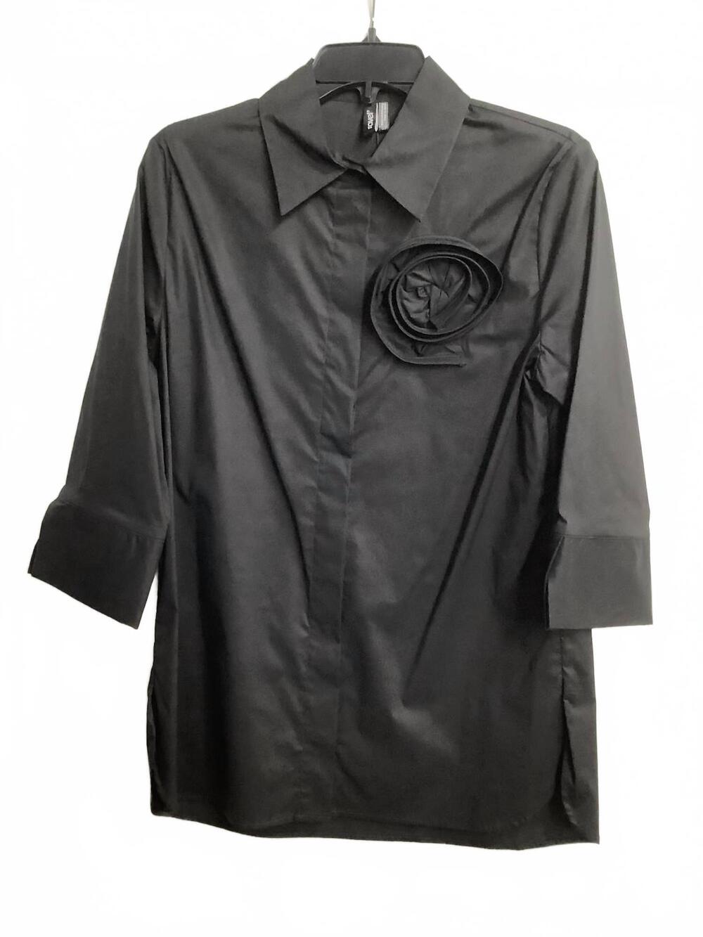 NEW RAVEL women's rosette accent button-down blouse in black